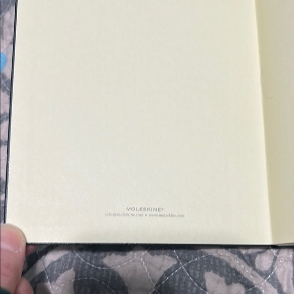 Black Notebook with Yellow Design MOLESKINE - Picture 3 of 12